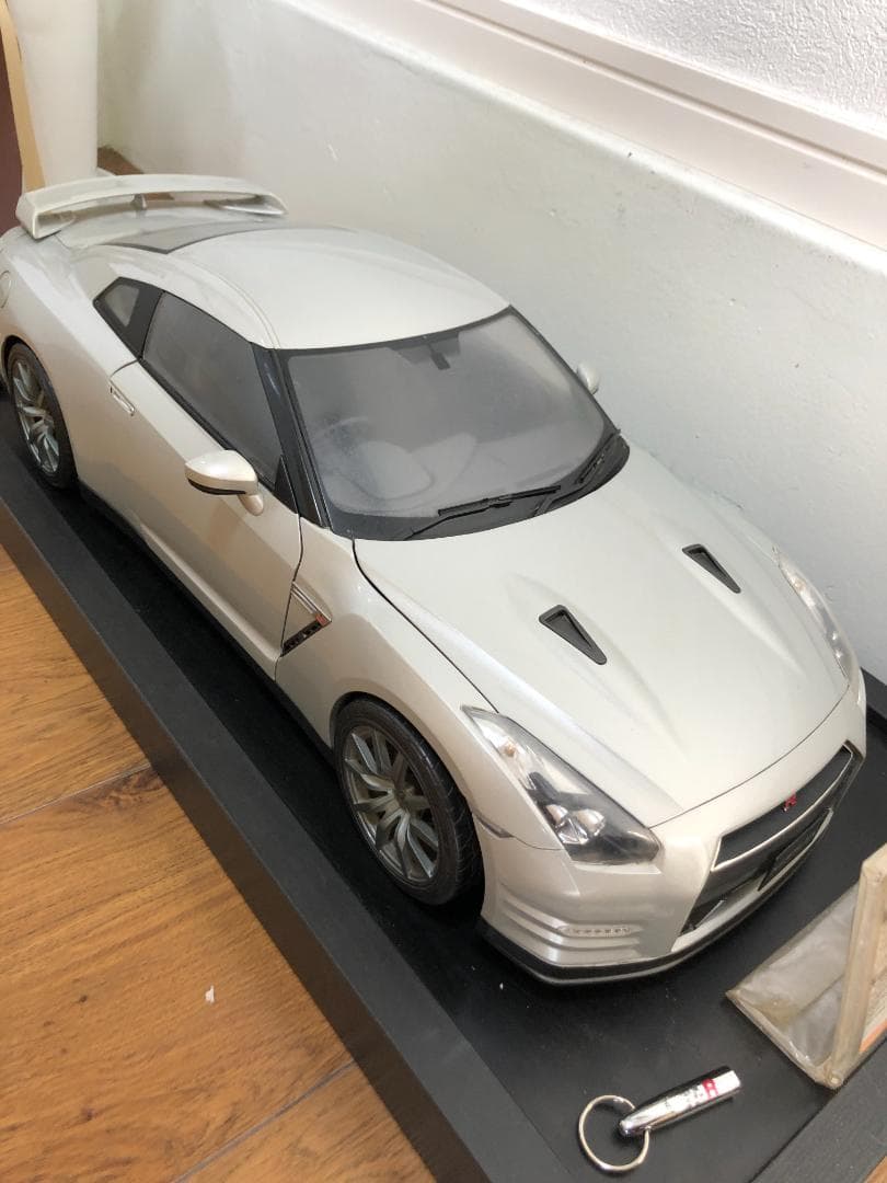 デアゴスティーニ　日産 GT-R 1/8　完成品　ライト点灯　動作確認済み