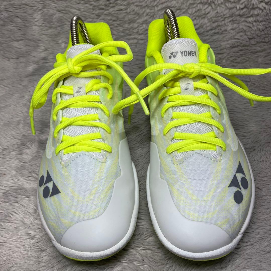 YONEX バドミントンシューズ SHBAZ2W 23.5cm　エアラスZワイド
