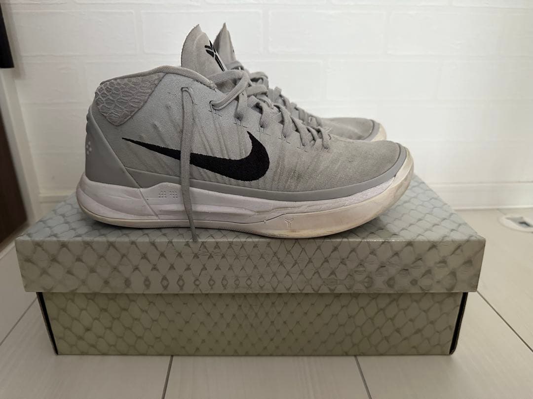 Nike Kobe シューズ グレー