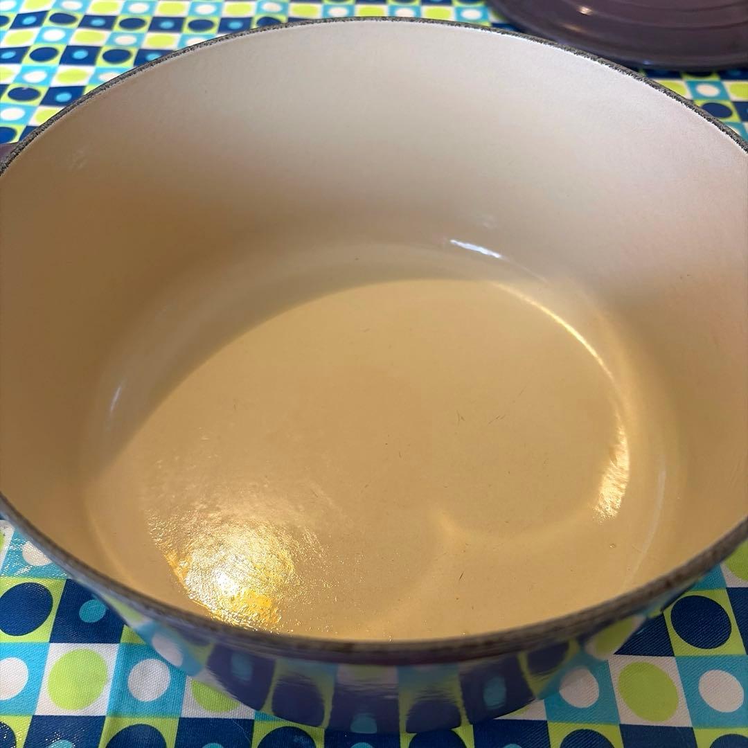 Le Creuset パープル　24