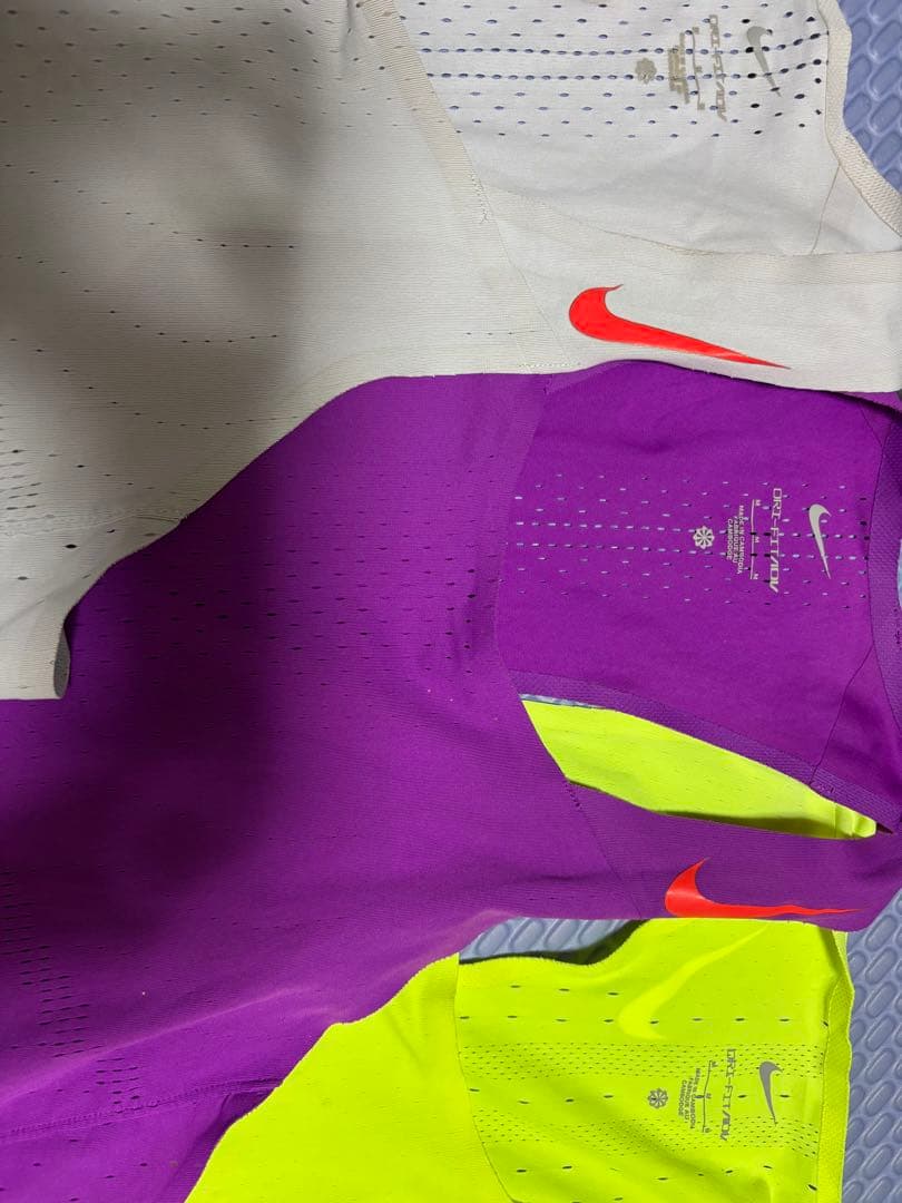 Nike エアロスイフトタンクトップ3セット