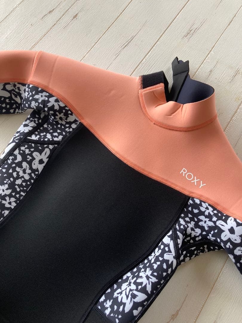 未使用美品 2mm ロキシー ウェットスーツ 150cm マリンスポーツ