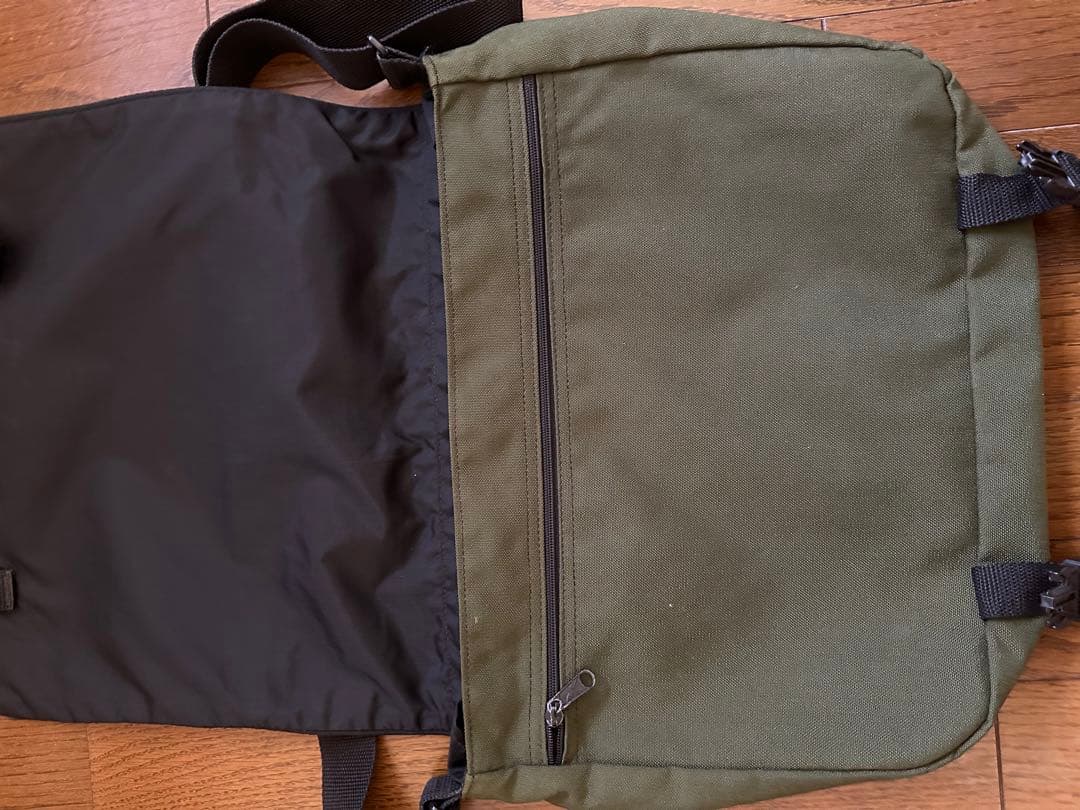 OUTDOOR PRODUCTS 90sメッセンジャーバッグ オリーブグリーン