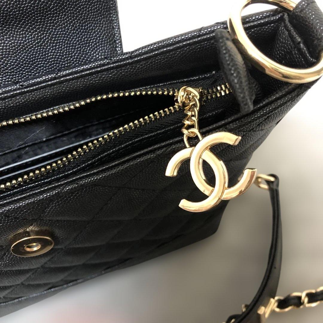 CHANEL ブラック キルティングバッグ