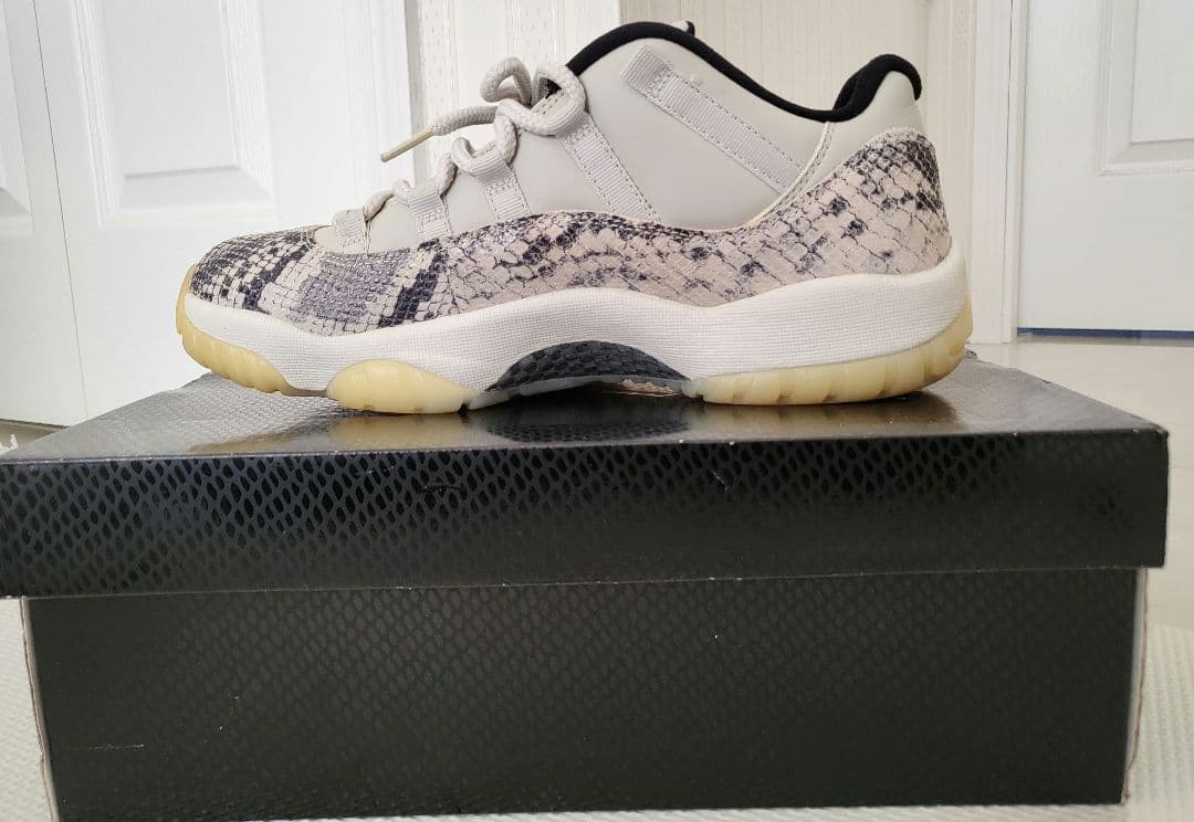 Air Jordan 11 Low スネークスキン