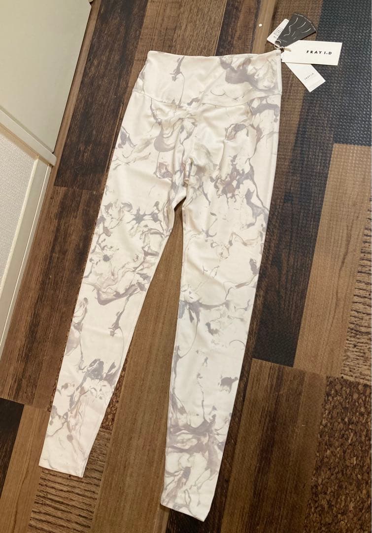 新品　FRAY I.D × emmi レギンス 吸水/速乾性/UVカット