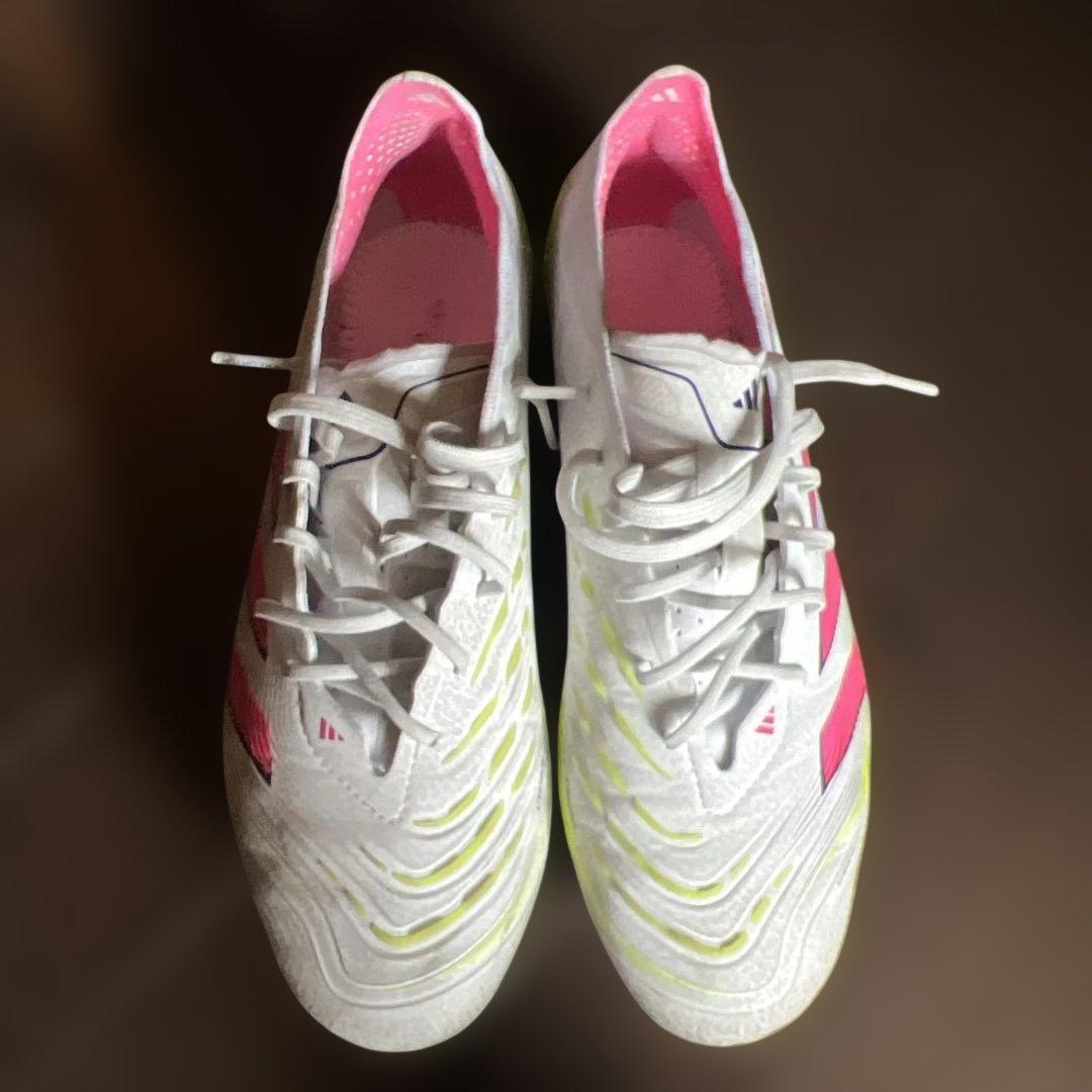 adidas Predator サッカーシューズ