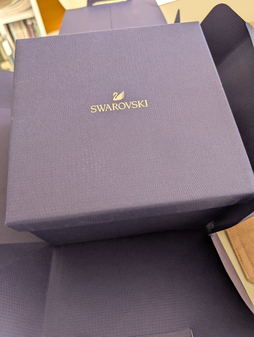 Swarovski クリスタル　 ツバメ　鳥と花の置物