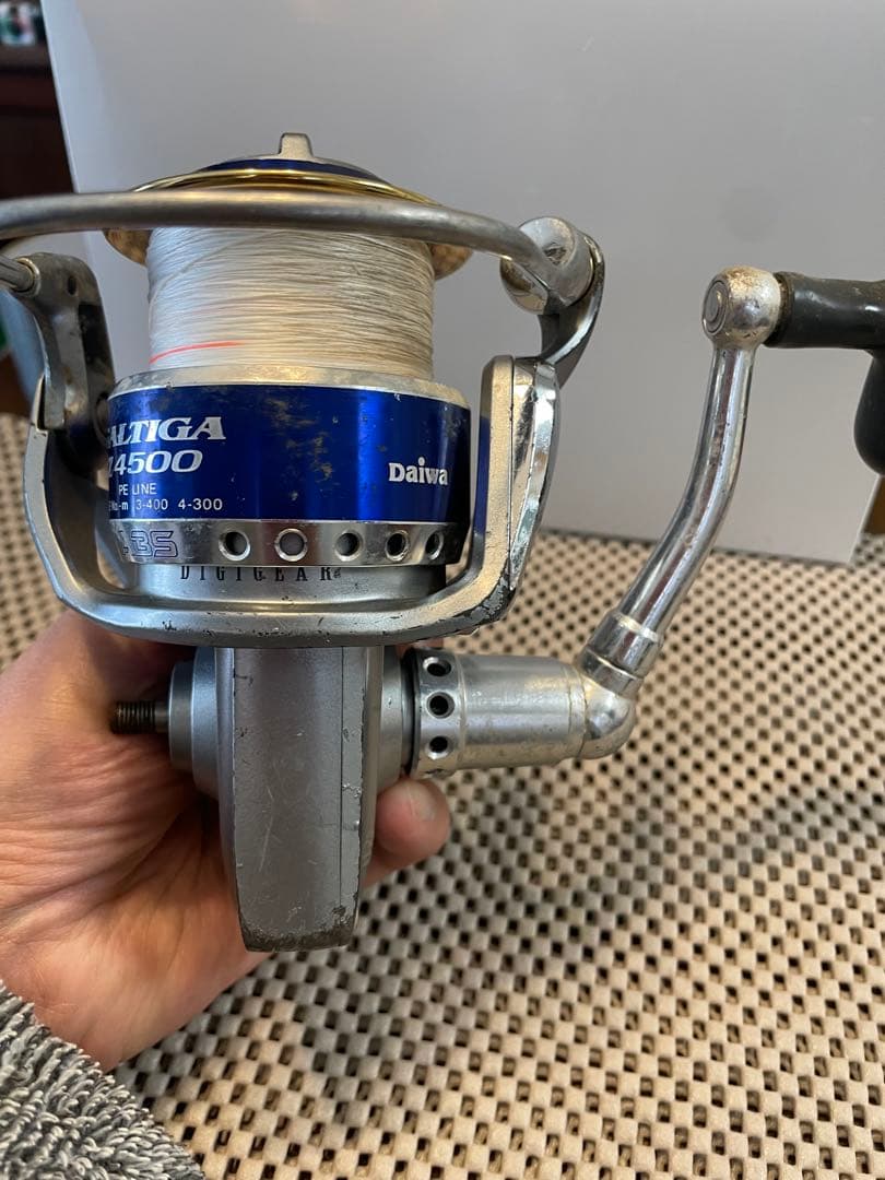 ダイワ　ソルティガ　Z4500 スピニングリール　sp1