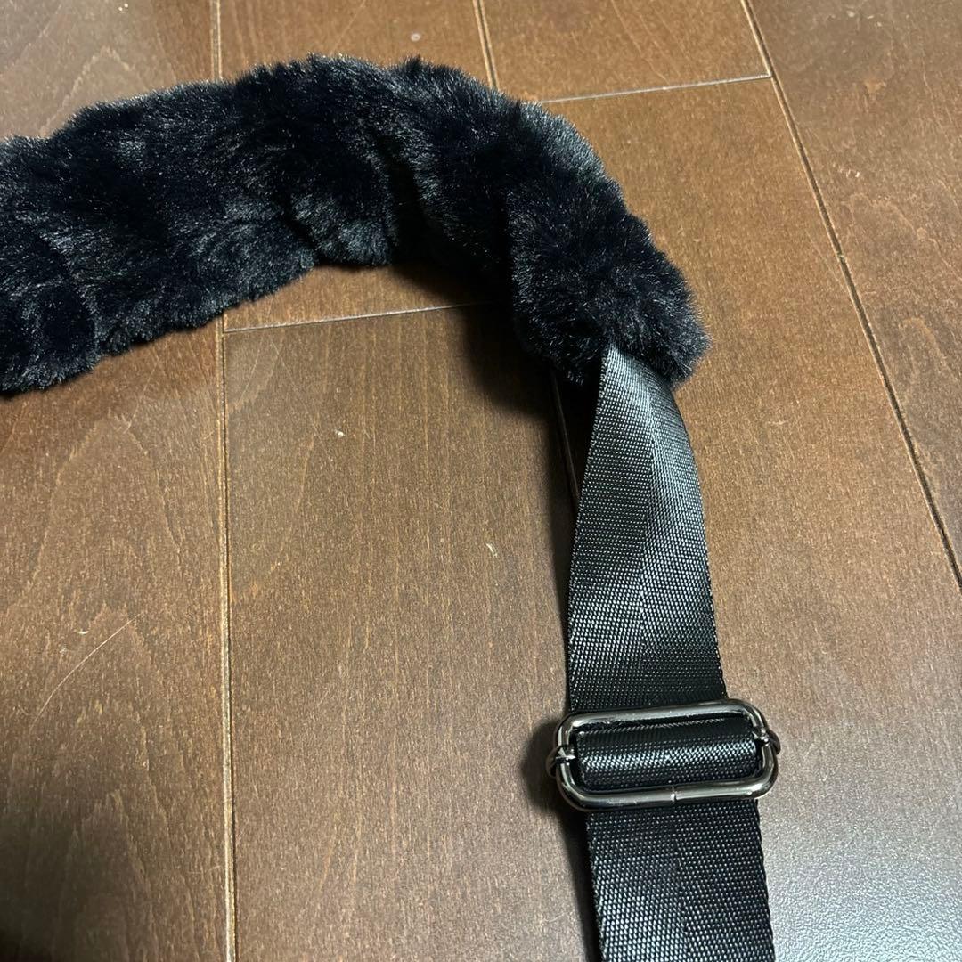 マスターバニーフェイクファーショルダー付きBAGブラック