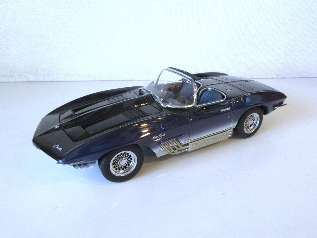 日淘市集さん専用 AUTOart (1/18) コルベット Mako Shark