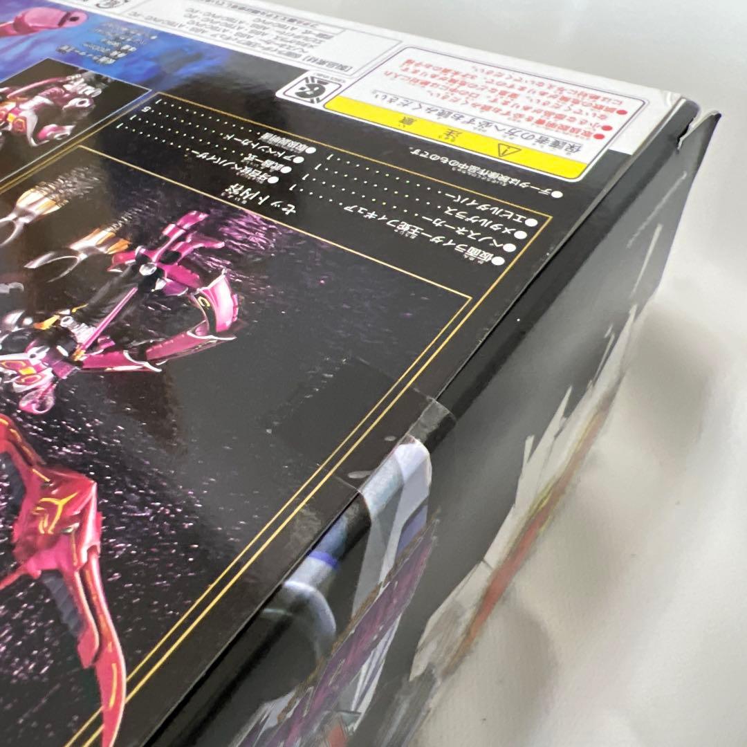 新品未開封　龍騎 Ｒ&Ｍ4 仮面ライダー王蛇 ミラーモンスター３体付 フィギュア