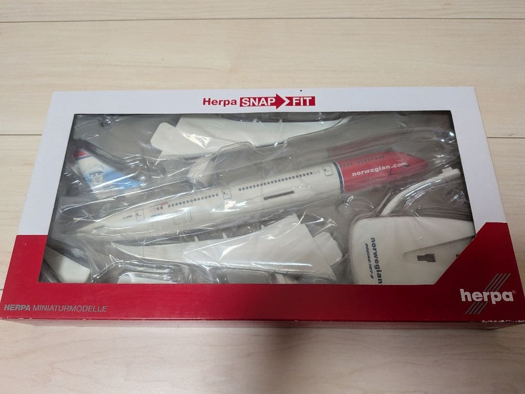 Herpa SNAP FIT 航空機模型 1/500