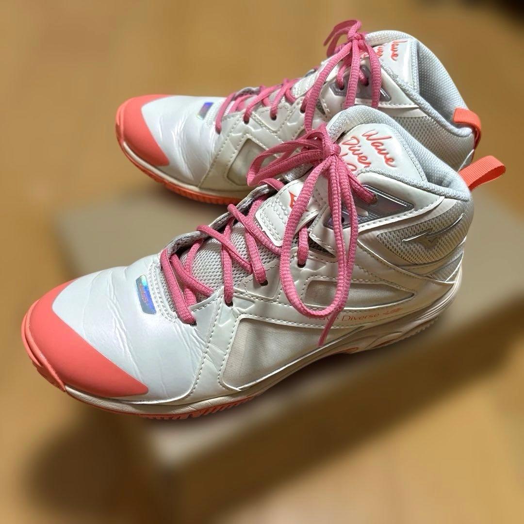 MIZUNOウエーブダイバースLG5 24.0㎝　オレンジ系