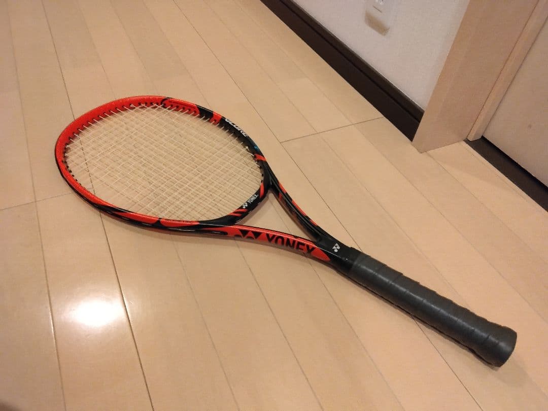 新品同様！YONEX VCORE Tour F97 硬式用テニスラケット