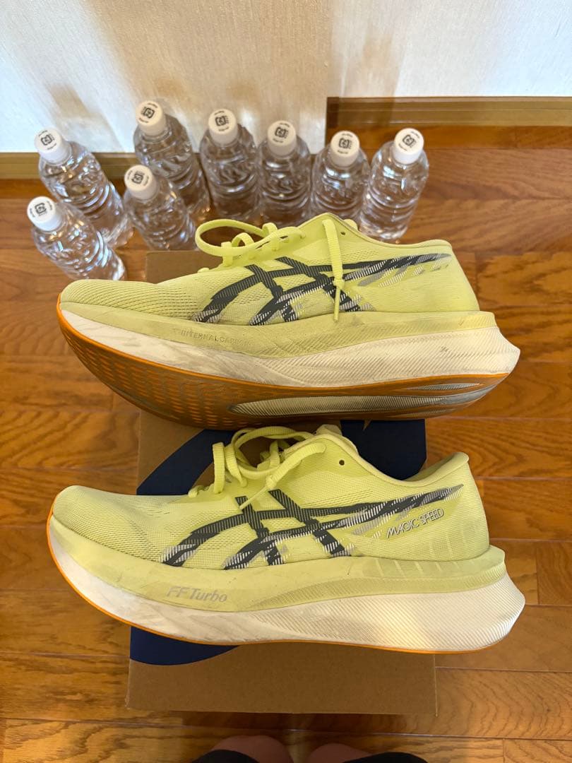 ASICS ランニングシューズ MAGIC SPEED 4