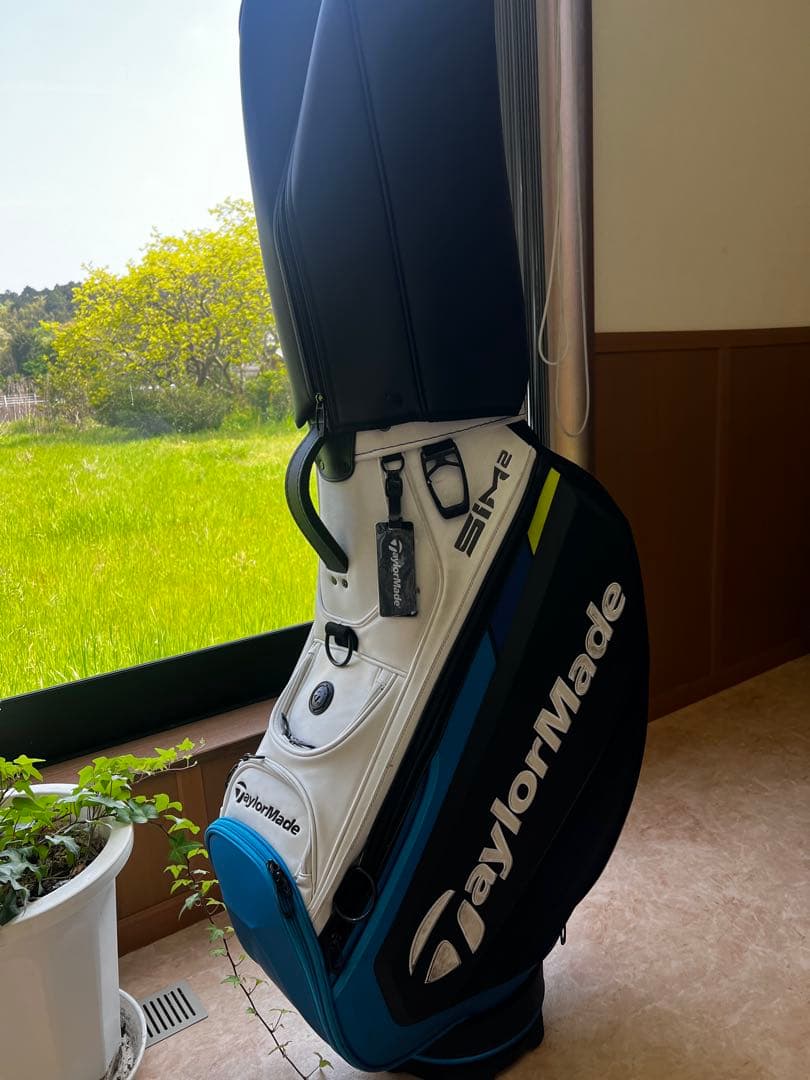 TaylorMade SIM2 ゴルフバッグ