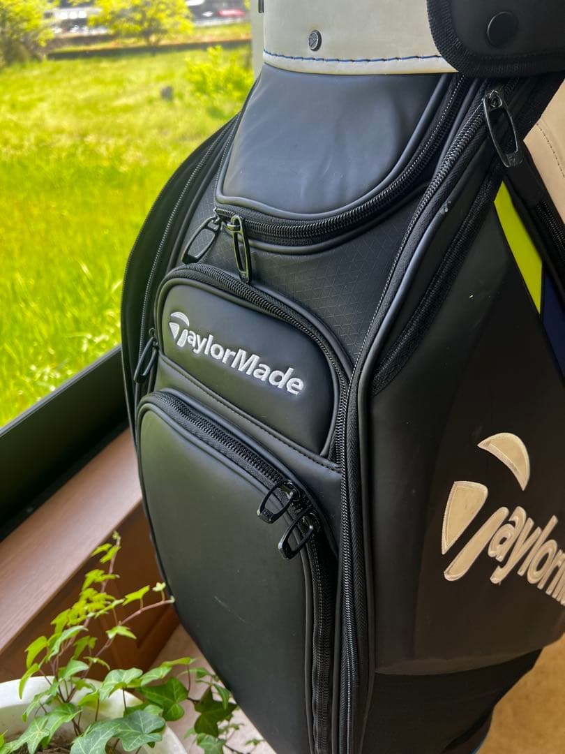 TaylorMade SIM2 ゴルフバッグ