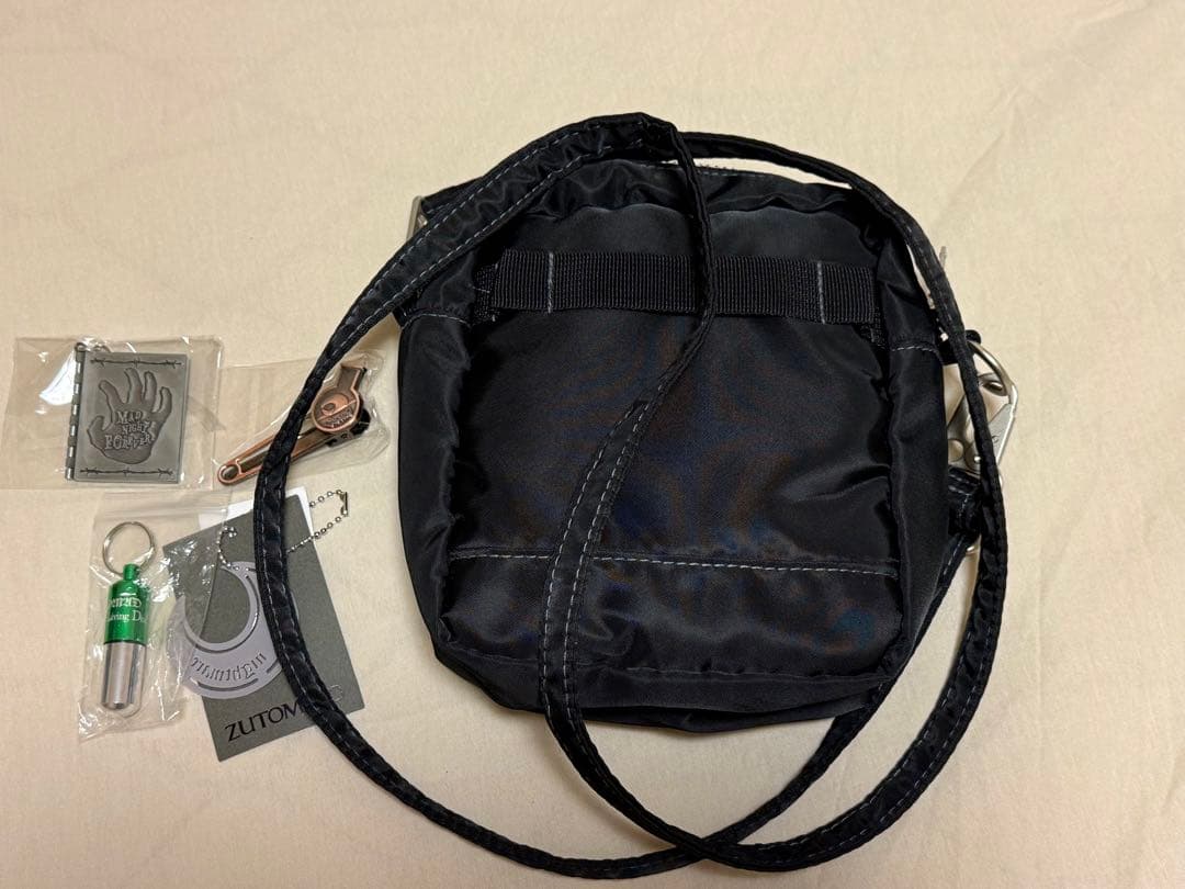 ZUTOMAYO 黒 ショルダーバッグ ガチャシークレット付き