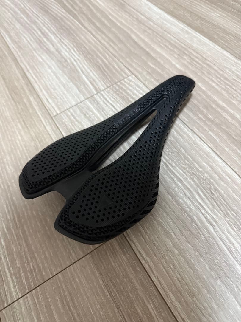 美品・限定 GIANT FLEET SLR 3D サドル　アクセサリー付き