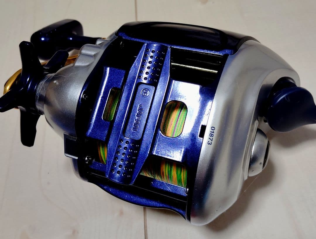 シマノ 電動リール 電動丸 3000XT 自動棚止め装置搭載 美品です。