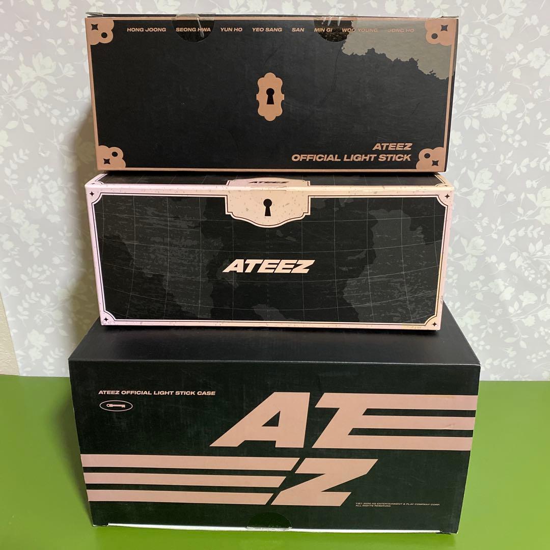 ⭐️ATEEZ エイティーズ　ペンライト　ver.1 ver.2ケース　箱付き