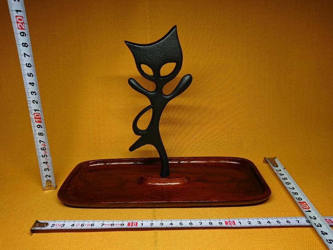 【美品】ネコ　黒猫　金属　トレー　置物　インテリア　工芸品　美術品　A3008