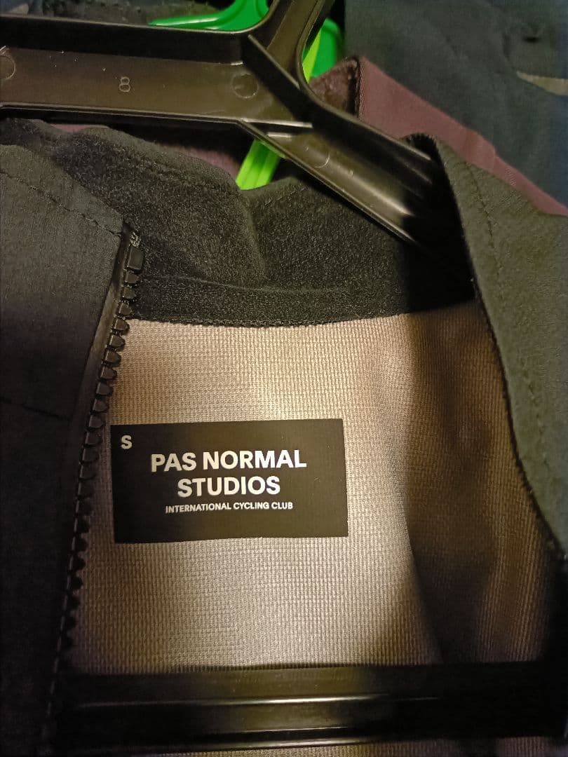 PAS normal studios ウィンドブレーカー メンズSサイズ
