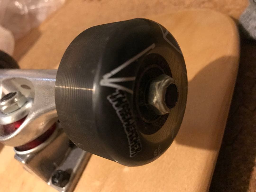 スケボー　コンプリート7.75 VENTURI