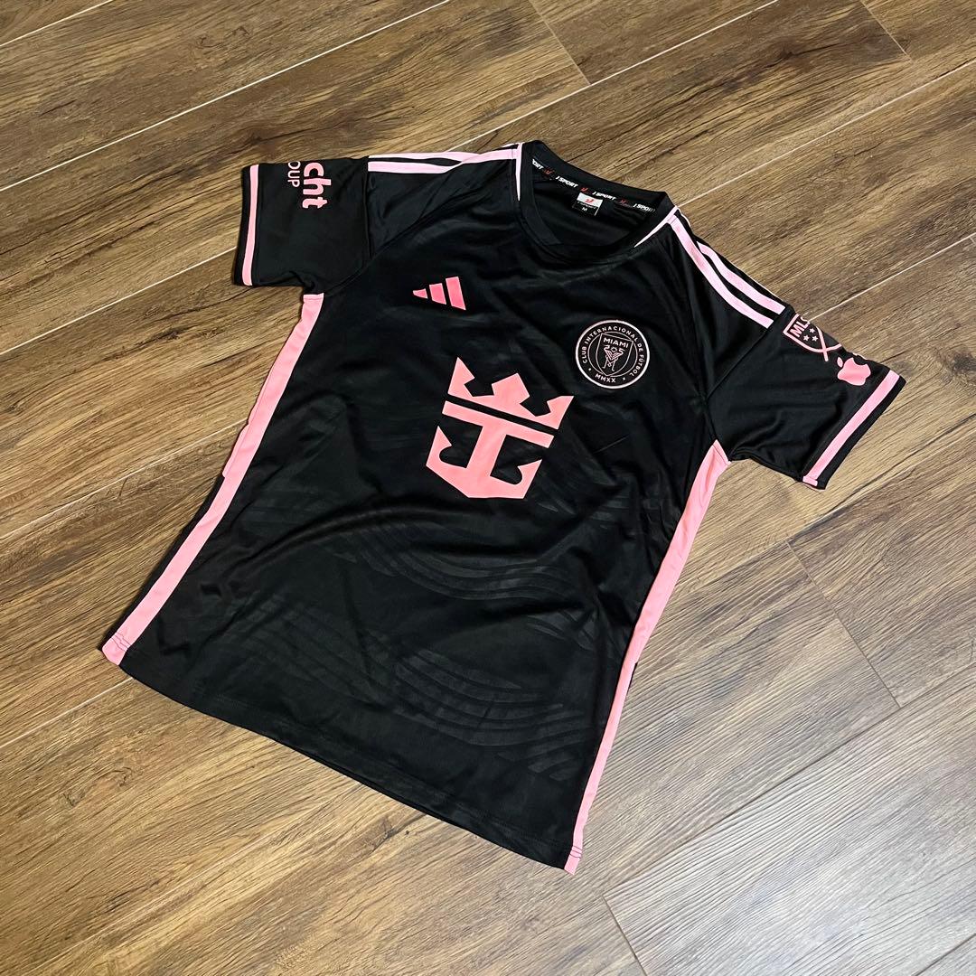 メッシ　インテルマイアミ　ユニフォーム