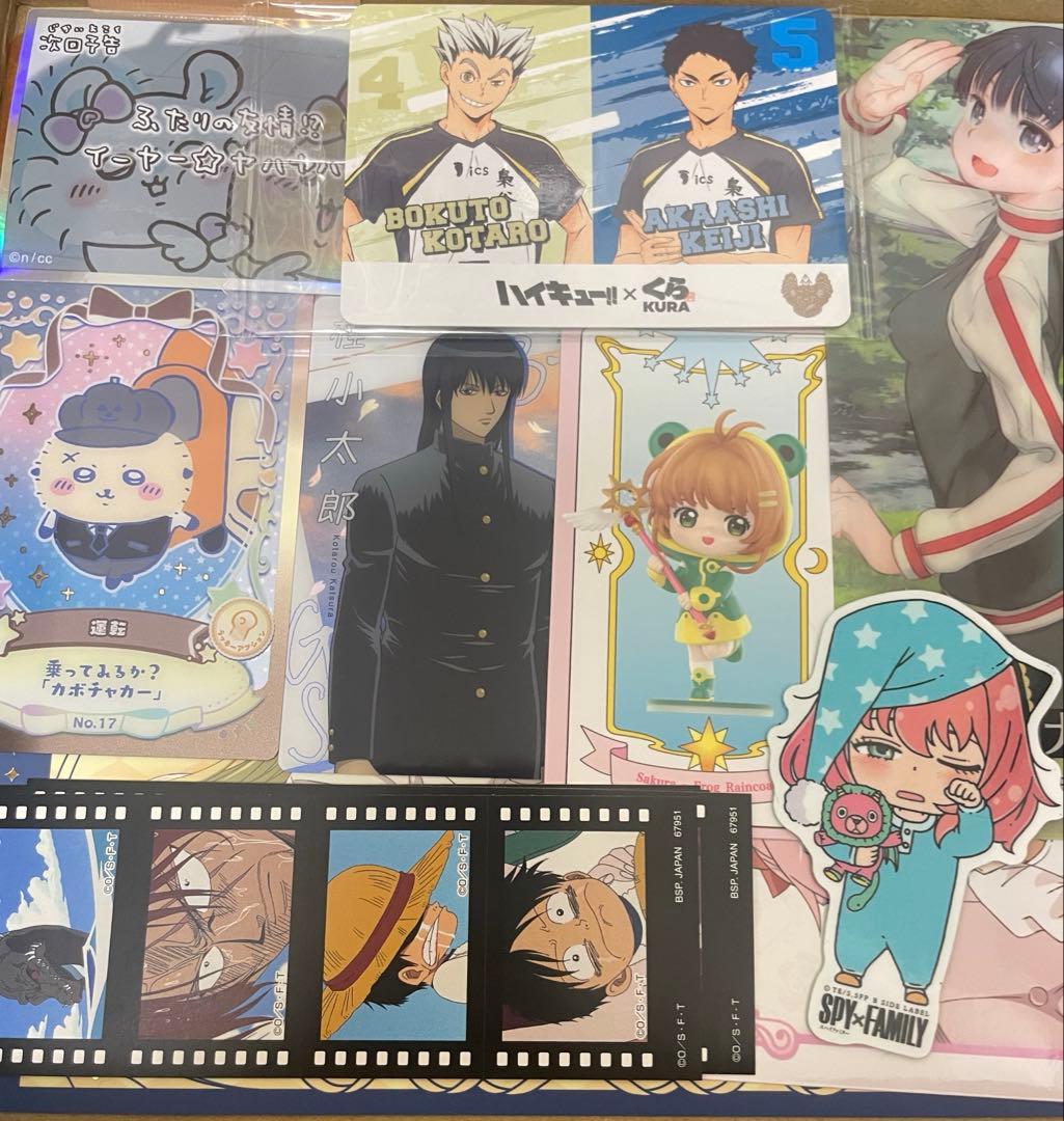 アニメグッズ　大量　まとめ売り　紙類・薄物　約200点