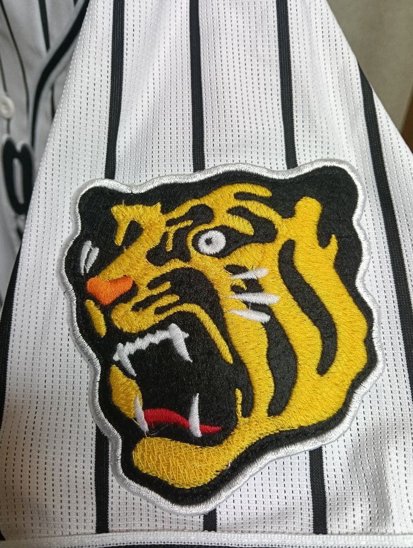 【超貴重！】岩貞祐太選手 直筆サイン入り 阪神タイガース ユニフォームLサイズ