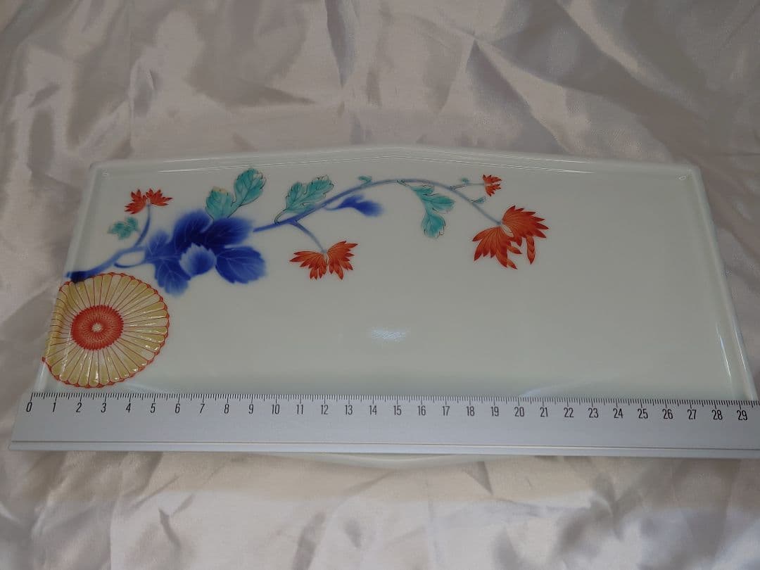 【値下げ】深川製磁　色絵菊花紋　六角盛皿　大皿