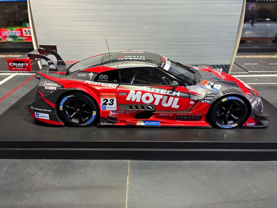 1/18 エブロ　MOTUL AUTECH GT-R 2014