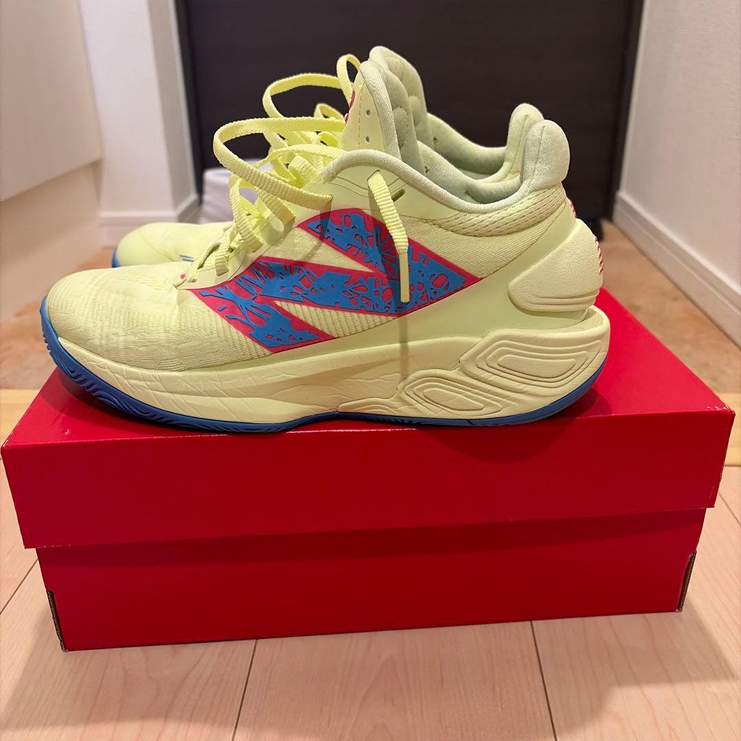 New Balance バスケットボールシューズ イエロー