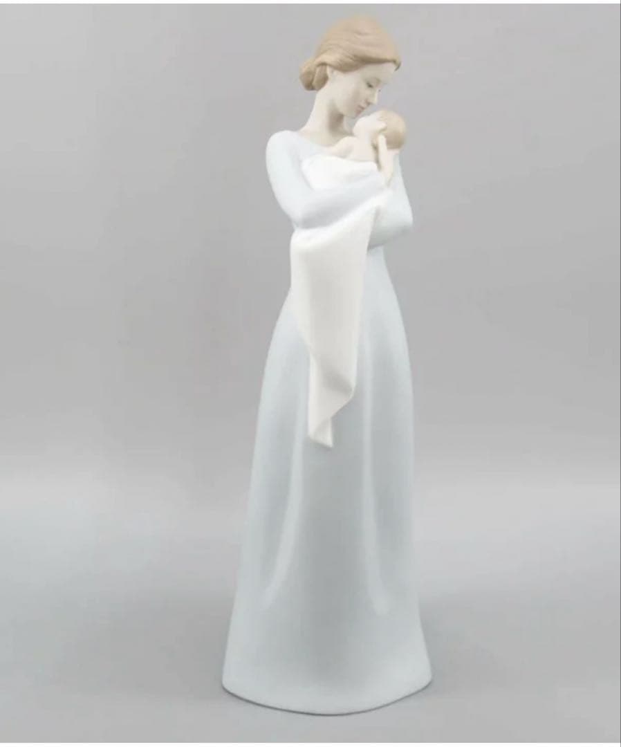 Lladro リヤドロ ♯8218 「母の抱擁」 フィギュリン