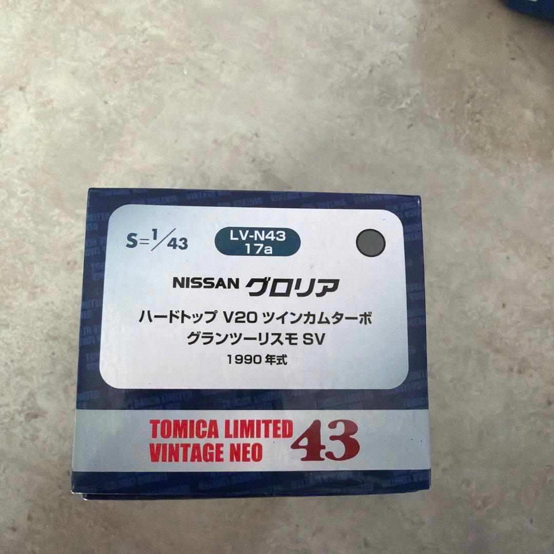 TOMICA LIMITED VINTAGE NEO NISSAN グロリア