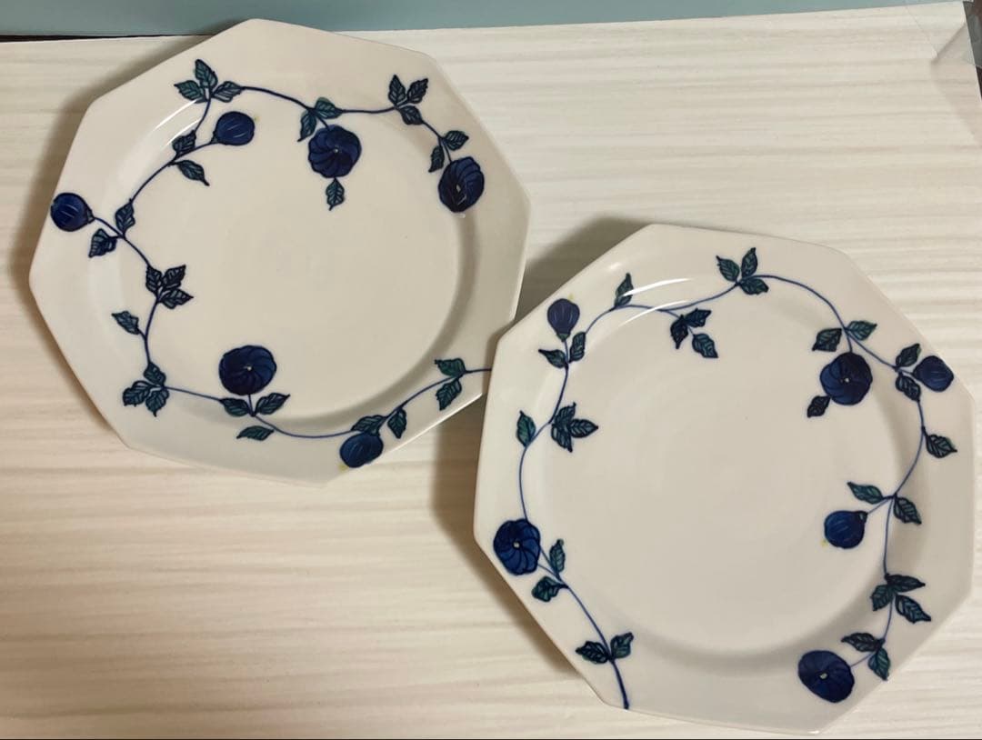 【新品未使用】米満麻子さん作　小菊唐草　八角皿　半磁器 九谷青窯 作家もの　2枚