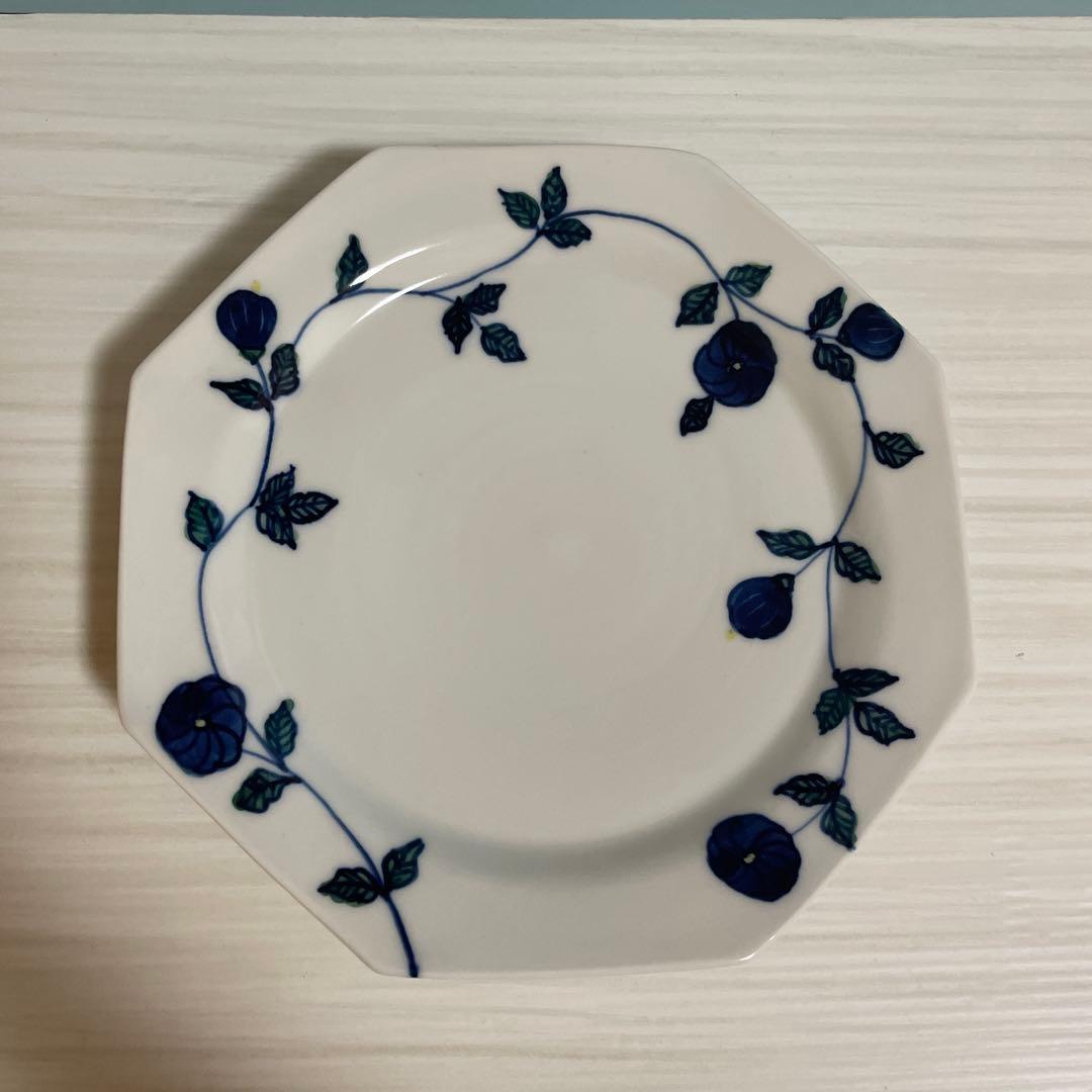 【新品未使用】米満麻子さん作　小菊唐草　八角皿　半磁器 九谷青窯 作家もの　2枚