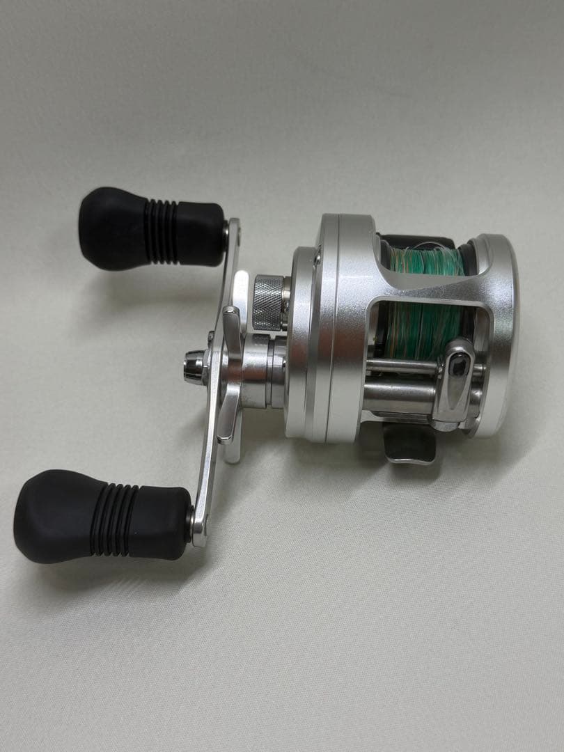 シマノ オシア カルカッタ 200HG 右ハンドル ベイトリール SHIMANO