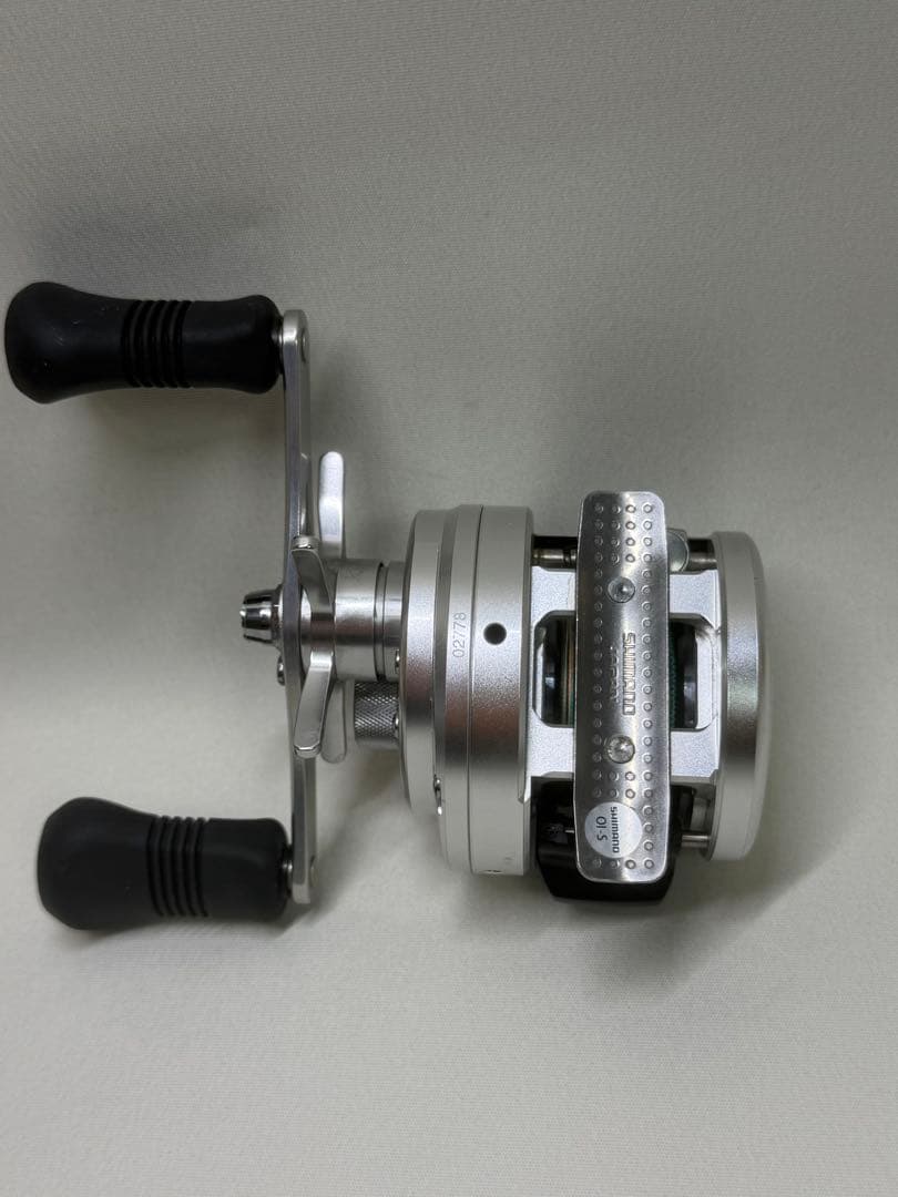 シマノ オシア カルカッタ 200HG 右ハンドル ベイトリール SHIMANO