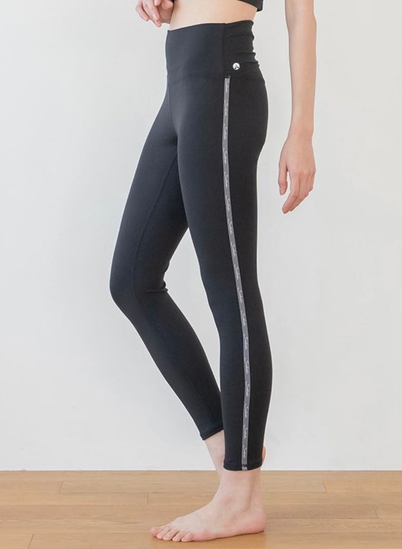 新品【SUKALA】バックギャザーレギンス　グレー　Mサイズ　lava