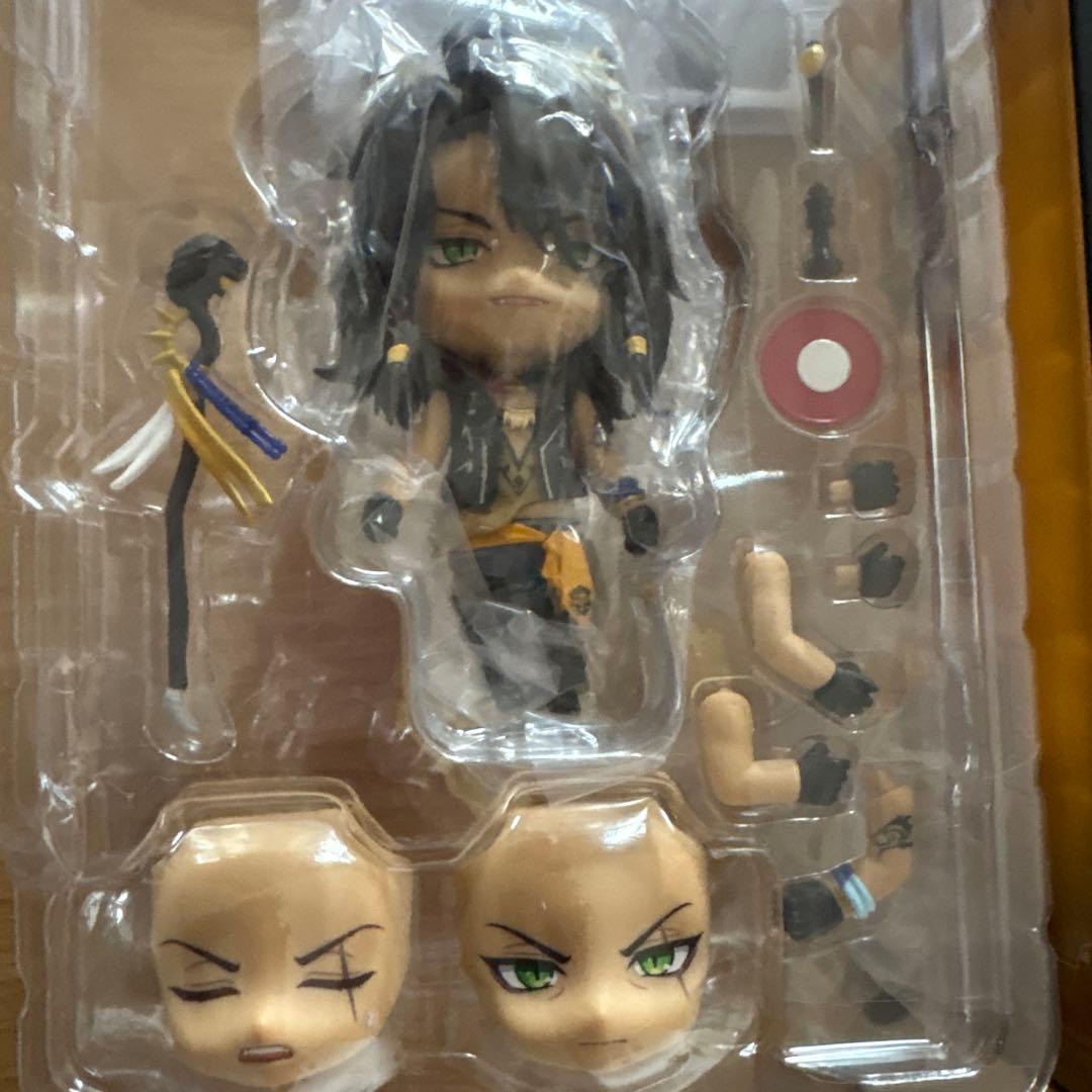 ねんどろいど レオナ・キングスカラー 別途購入の可動フィギュア付き ツイステ