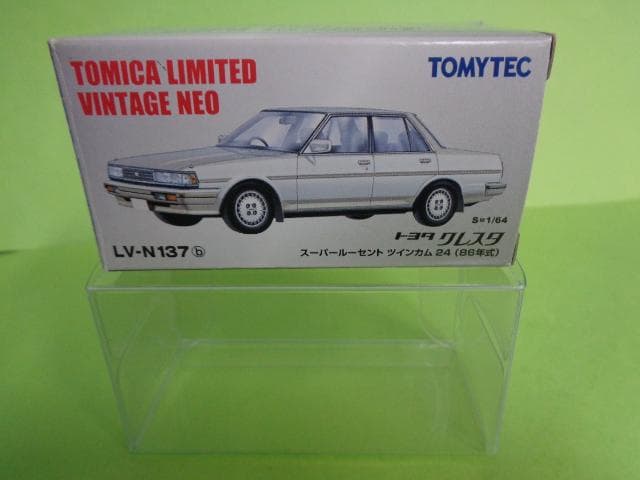 トミカリミテッドヴィンテージネオ　LV-N１３７ｂ　トヨタ　クレスタ