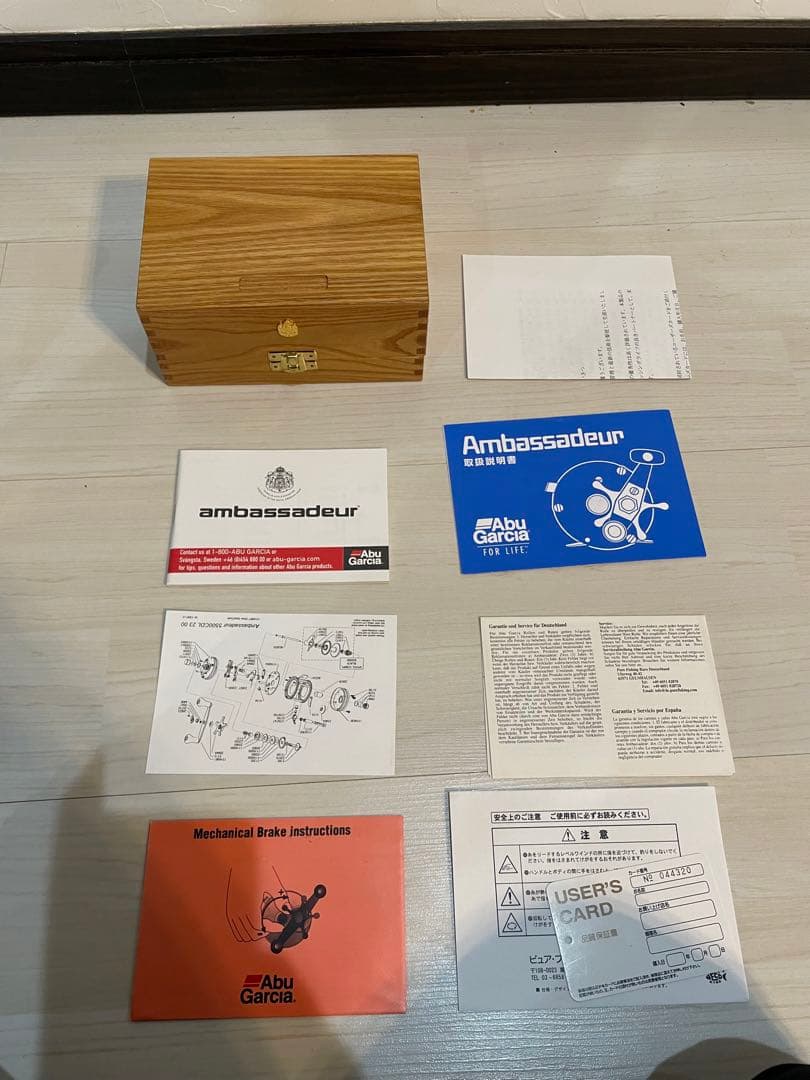 【未使用品】アブ アンバサダー 5500CDL シルバーブルー 魚屋別注