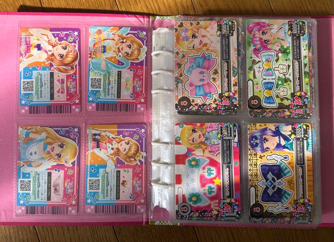 アイカツカード 大量まとめ　100枚以上　セット　ホルダー付き！