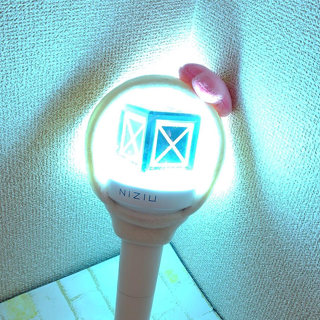 NiziU 公式ペンライト OFFICIAL LIGHT STICK　カバー付