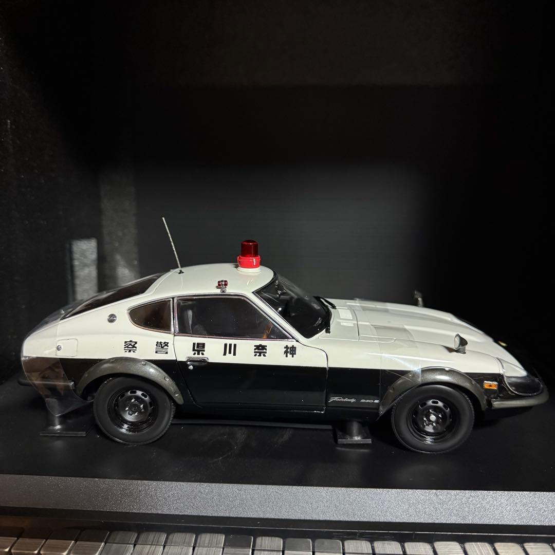 絶版未展示品 京商 1/18 フェアレディ 240ZG 神奈川県警察高速パトカー