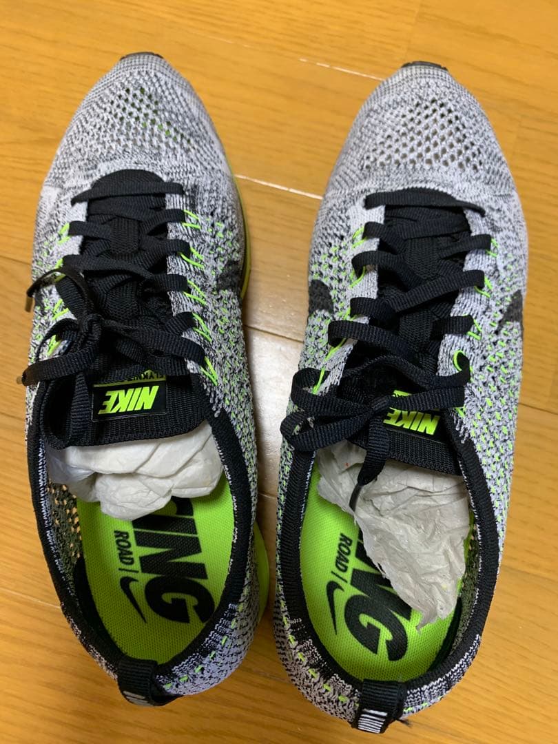 スパイク・シューズ Nike Flyknit Racer volt 27