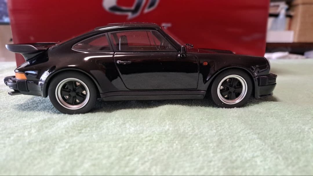 ポルシェ 911 ミニカー ブラック GT SPIRIT1/18